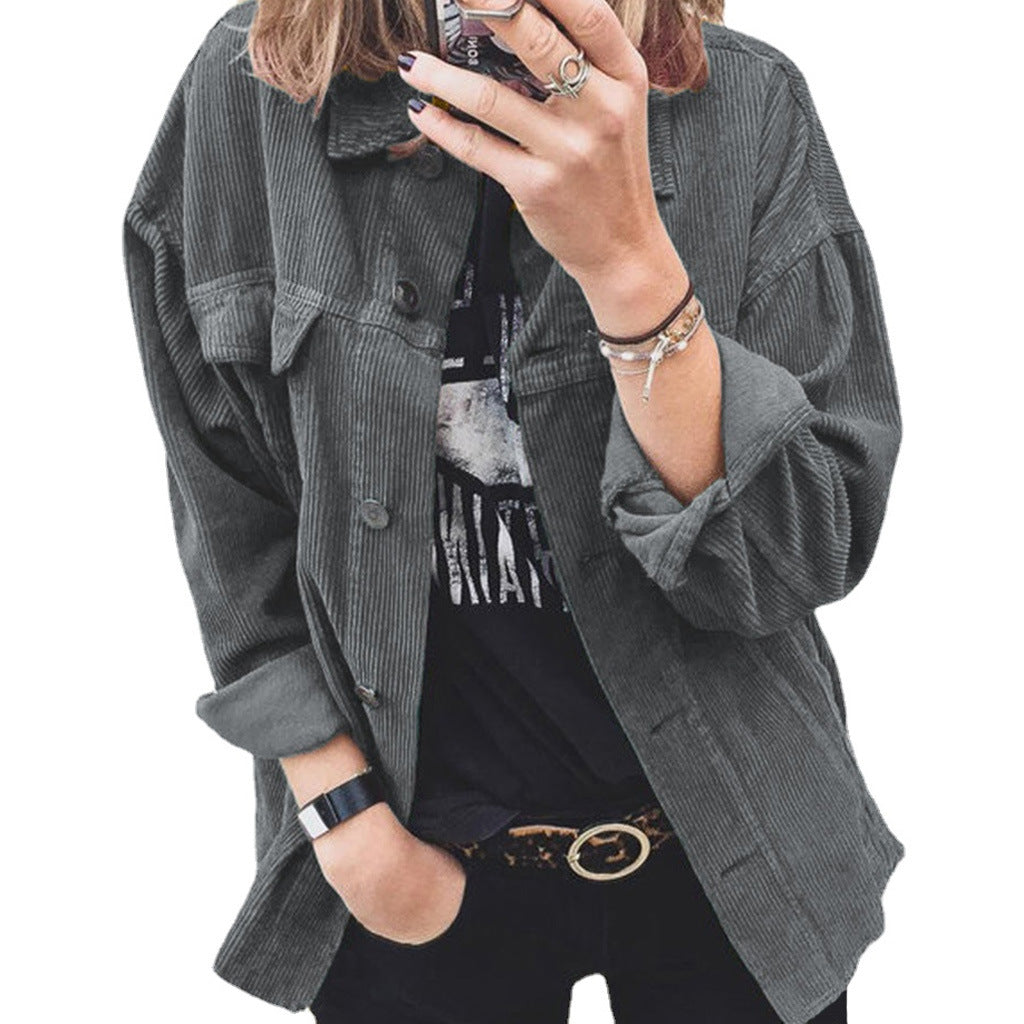 Damen modische Cordjacke mit praktischen aufgesetzten Taschen und lässigem Schnitt EB