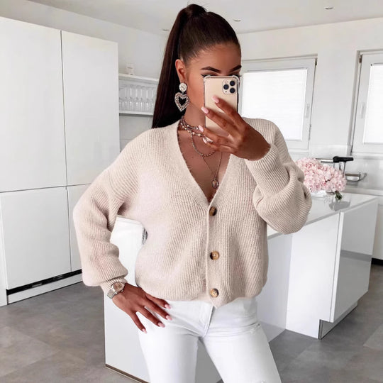 Damen Strickjacke mit voluminösen Ärmeln und hochwertigen Holzknöpfen EB