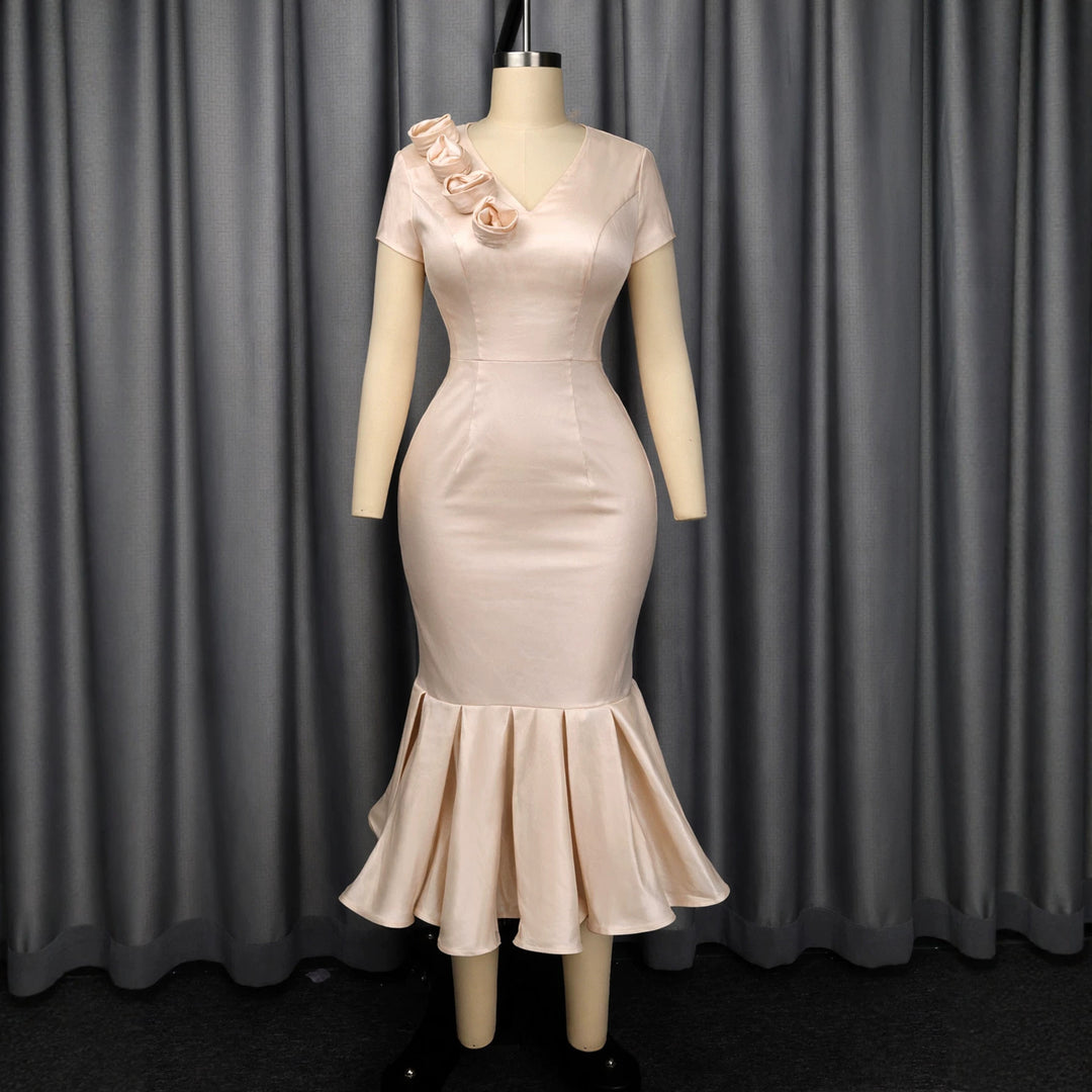Damen figurbetontes Kleid mit Volant und Blütenapplikationen EB
