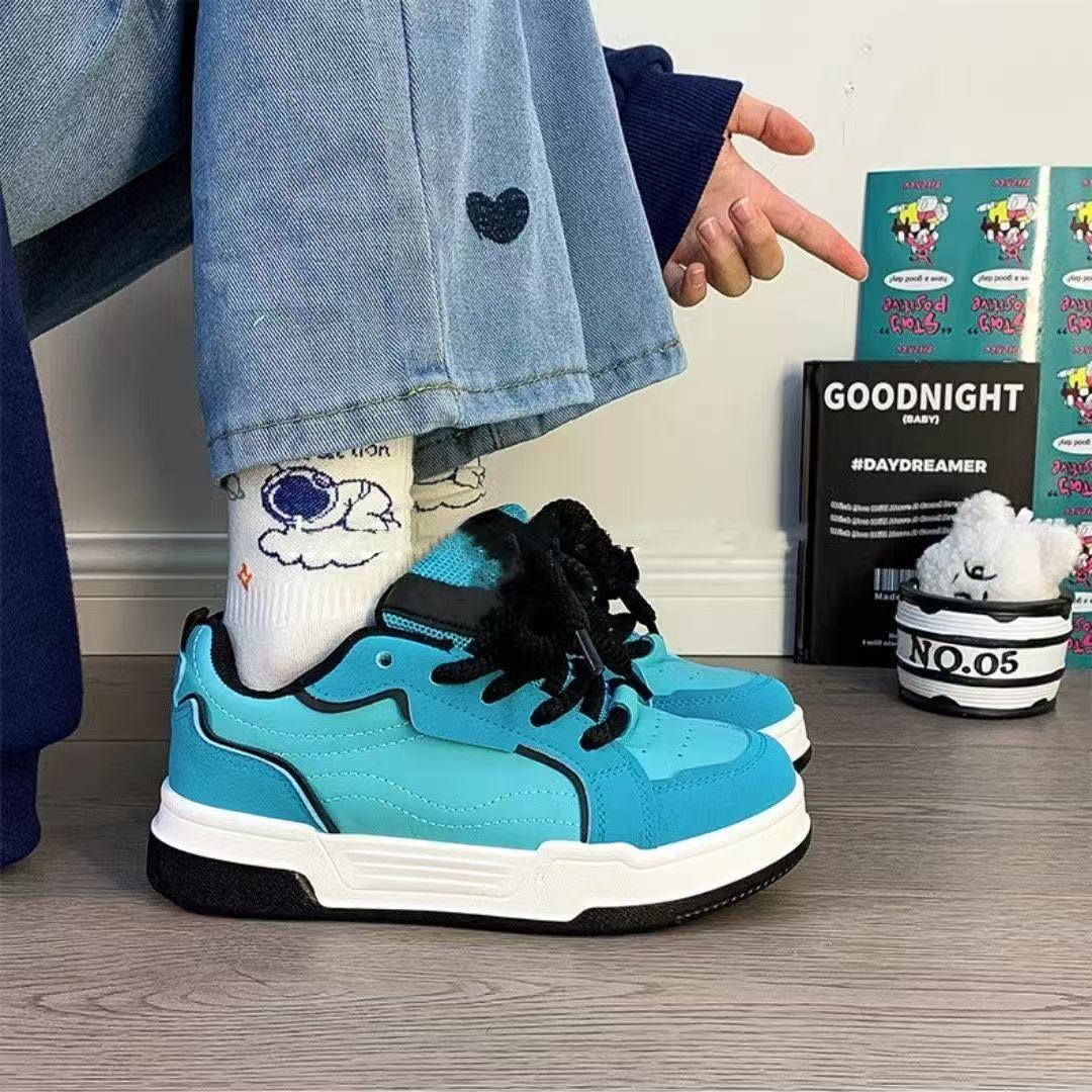 Damen Sportliche Sneakers mit trendigem Obermaterial und komfortabler Dämpfung EB
