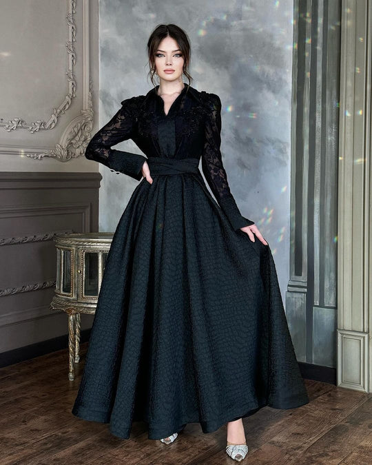 Damen Elegantes Maxikleid mit Spitzenärmeln und Taillengürtel EB