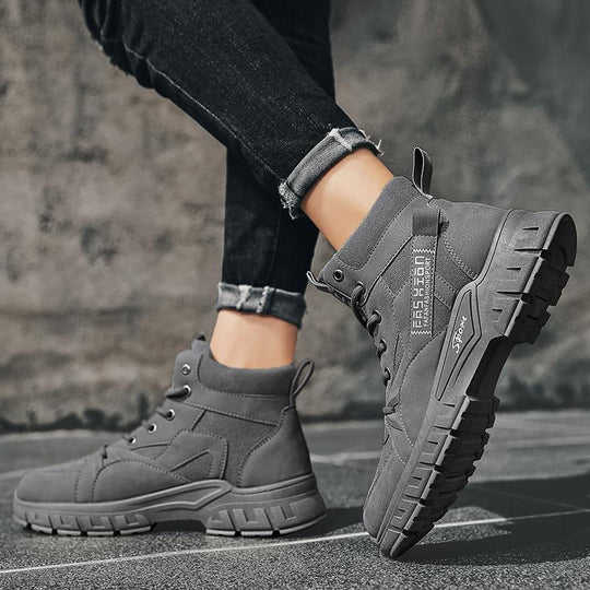 Herren robuste High-Top Outdoor-Boots mit profilierter Offroad-Sohle, gepolstertem Knöchelkragen und verstärkter Zehenkappe EB