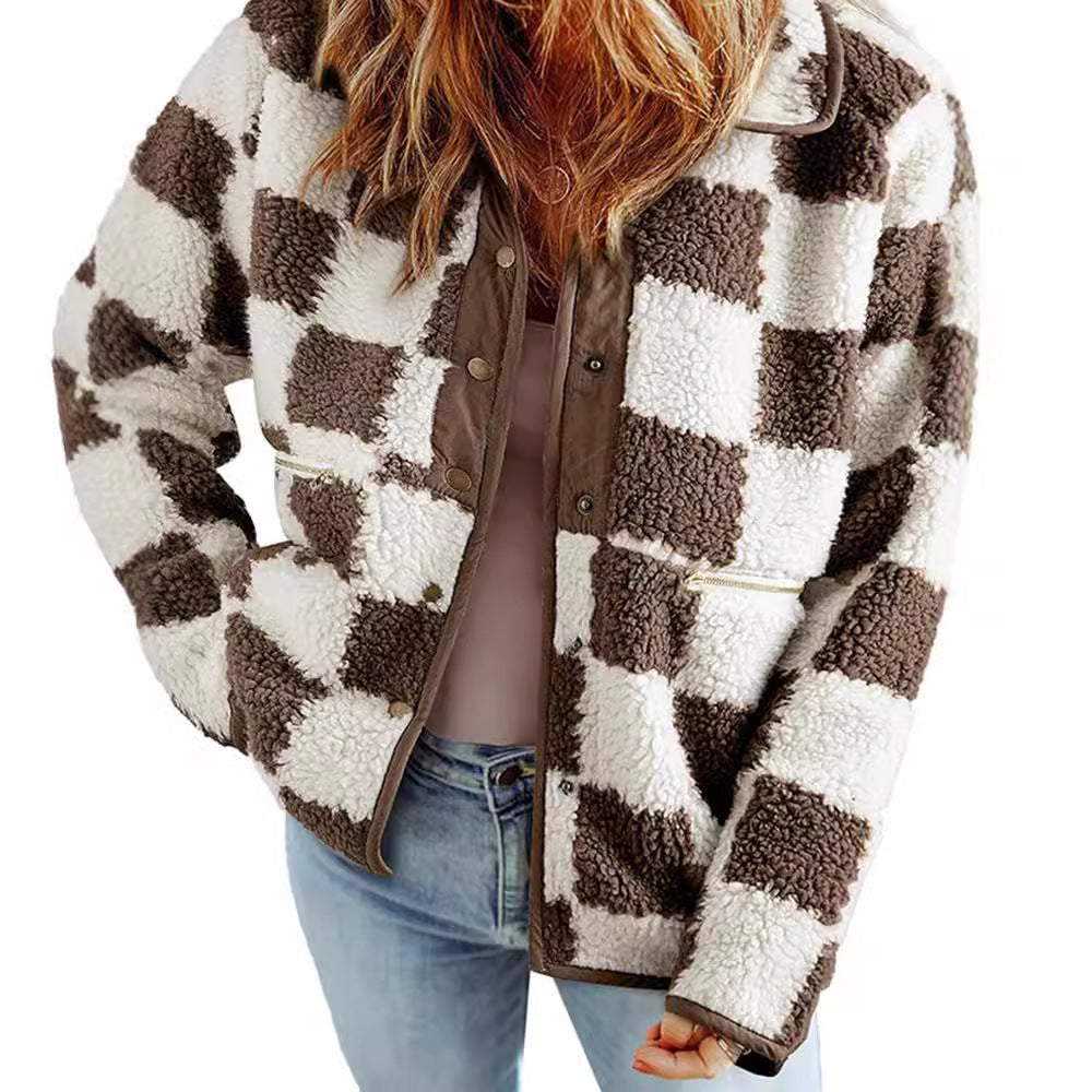 Damen Kuschelige Schafwolljacke mit modernen Karomustern EB