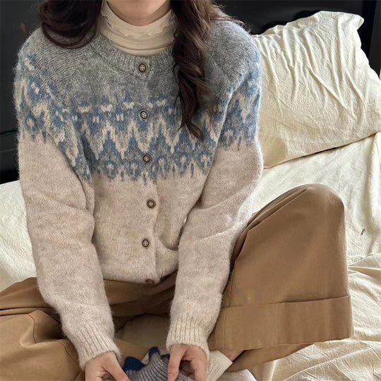 Damen Strickcardigan mit traditionellem Muster und Knopfdetails EB