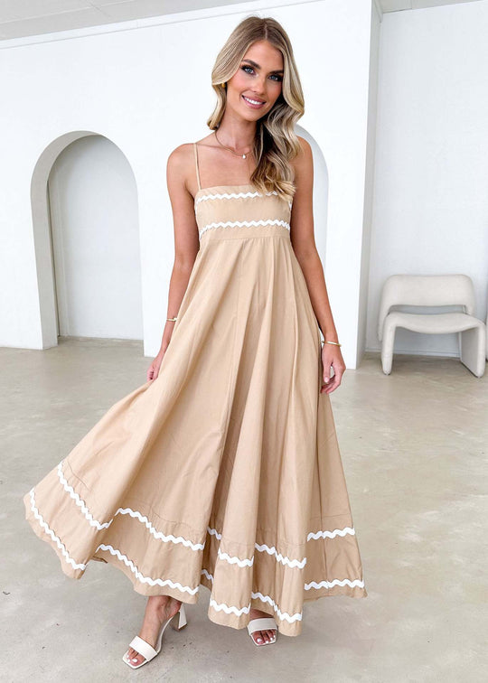 Damen luftiges Langkleid mit zarten Rüschendetails und verstellbaren Spaghettiträgern EB