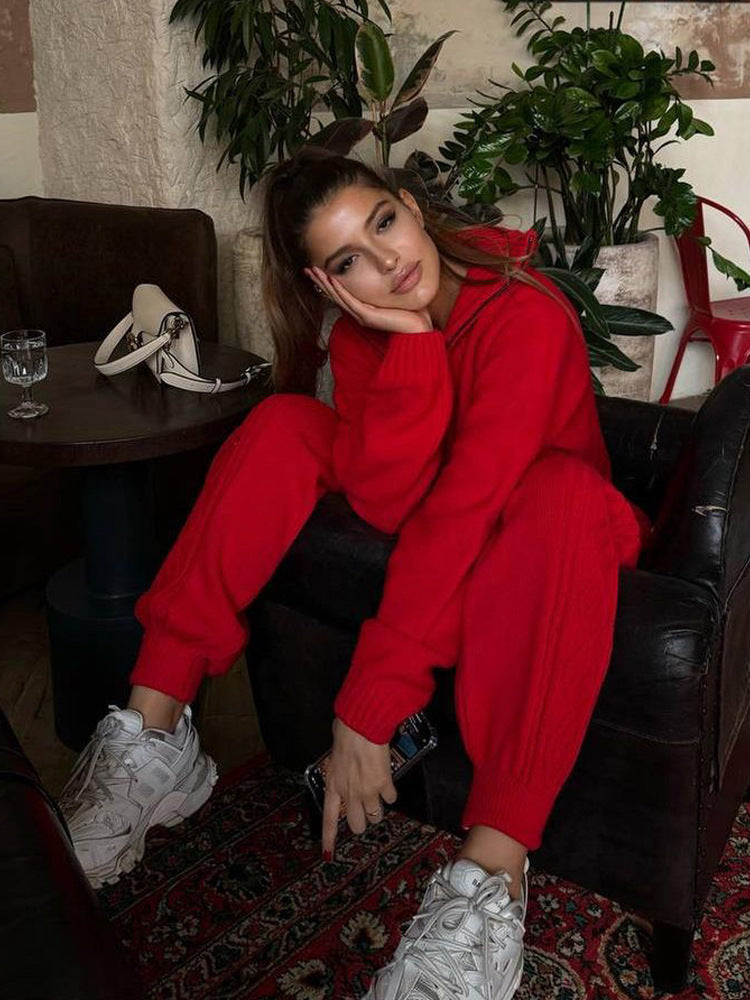 Damen Strick-Relax-Set mit halbem Reißverschluss, Oversize-Pullover und hochtaillierter Zopfmuster-Hose Eichborn Berlin