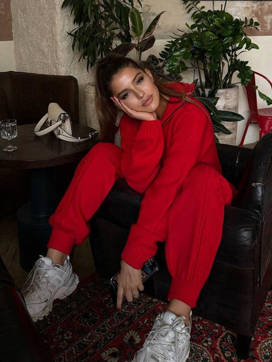 Damen Strick-Relax-Set mit halbem Reißverschluss, Oversize-Pullover und hochtaillierter Zopfmuster-Hose Eichborn Berlin