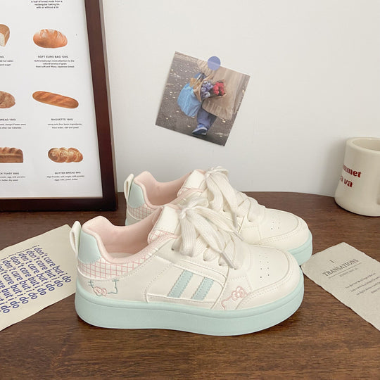 Damen Modische Sneaker mit verspielten Akzenten und rutschfester Sohle EB