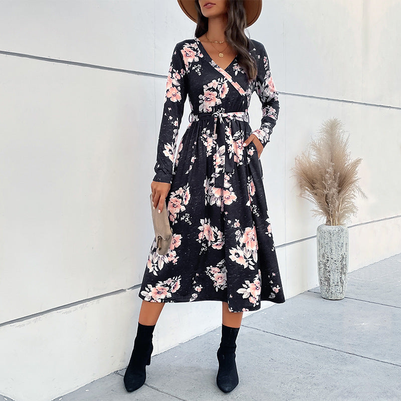 Damen Wickelkleid mit floralem Muster und eleganter Taillierung EB