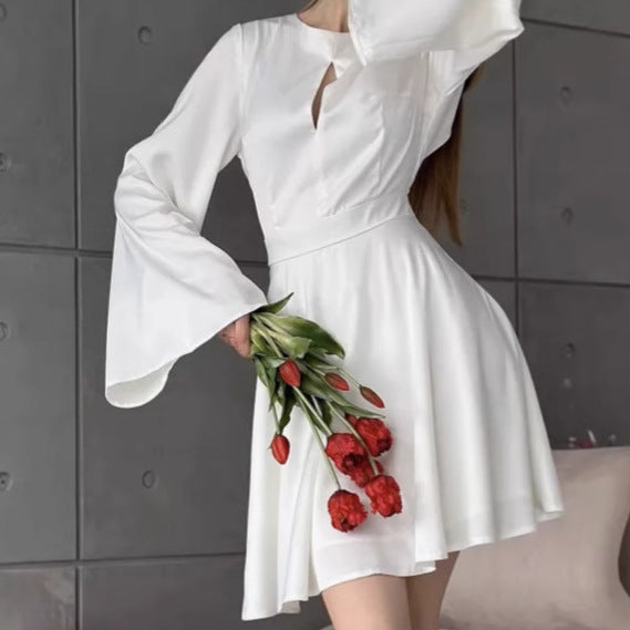 Damen Elegantes Wickelkleid mit weit ausgestellten Ärmeln und tiefem Ausschnitt EB