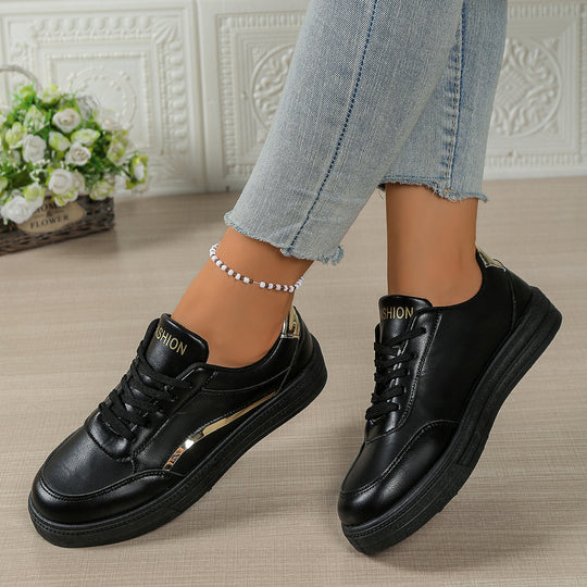 Damenstylische Sneaker mit metallischen Akzenten EB
