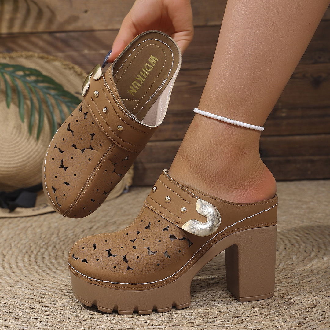 Damen Komfortable Clogs mit floraler Lochmusterung EB