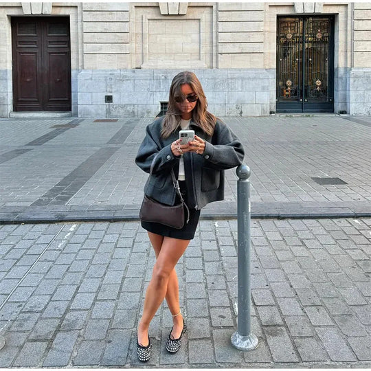 Damen Urbaner Oversize-Wolljacke mit praktischen Taschen EB