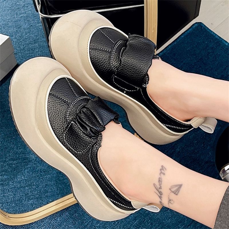 Damen Komfortable Slip-On Sneakers mit modischem Design und stabiler Sohle EB