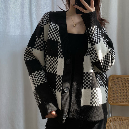 Damen Grobstrick Cardigan mit kontrastierendem Karomuster und Knopfdetails EB