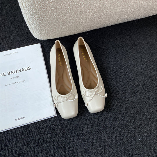 Damen klassisch geschnittene Ballerinas mit zierlichem Schleifenakzent und komfortabler Fußbettung EB