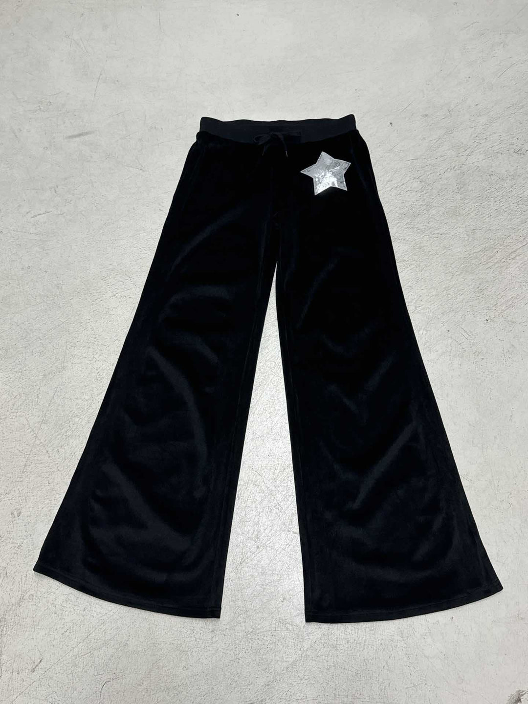 Damen nan Samt-Hose mit weitem Bein, elastischem Bund und Pailletten‑Sternapplikation EB