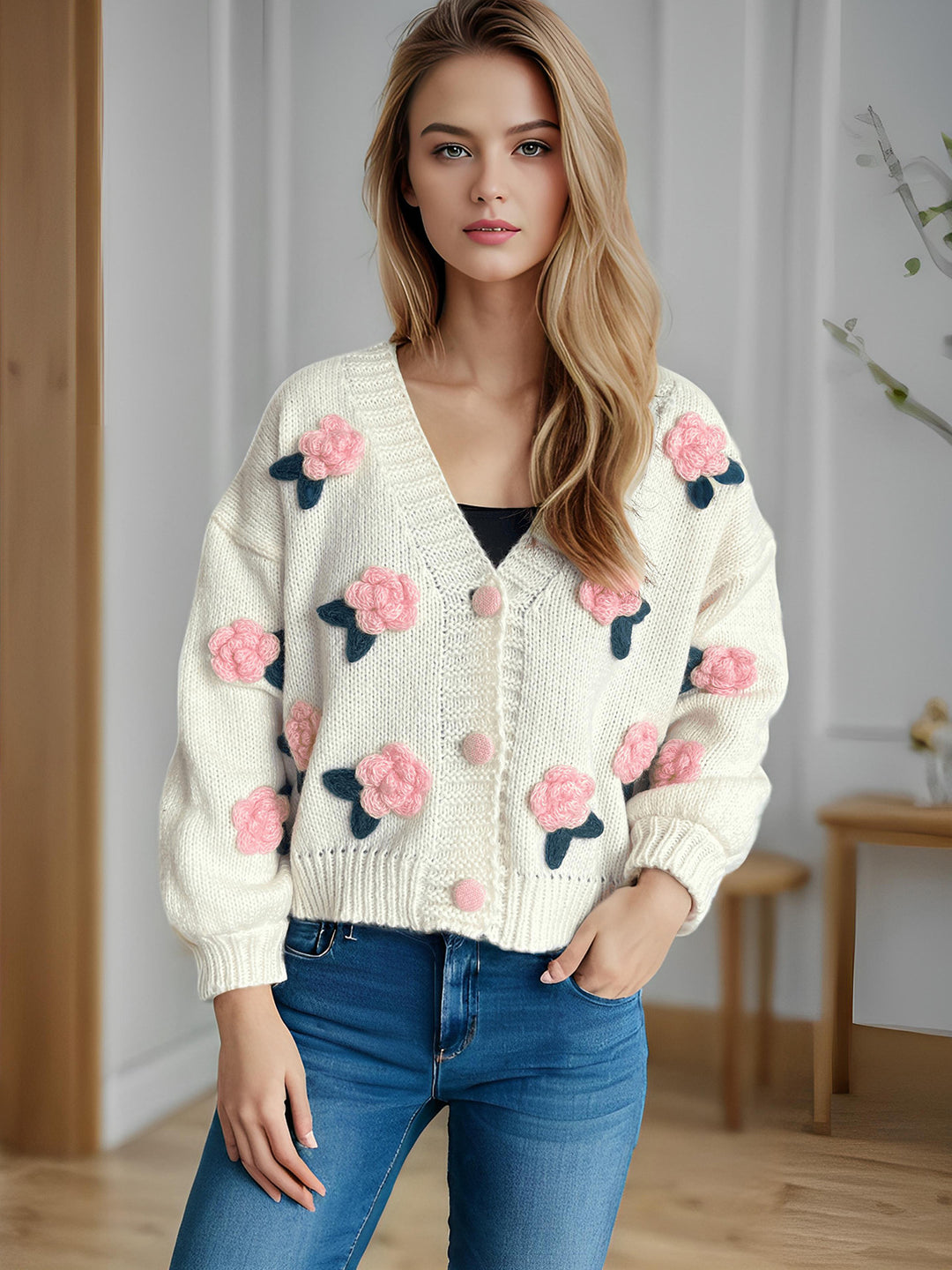 Damen Strickjacke mit floralen Applikationen und knöpfbarem Design EB
