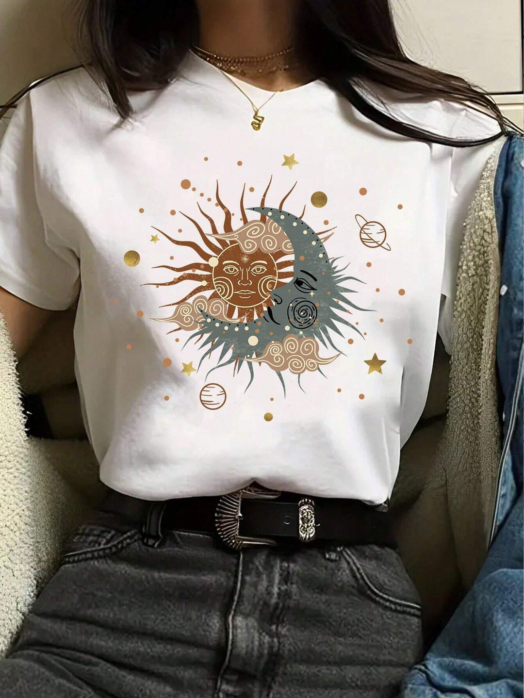Damen T-Shirt mit kreativem Grafikdruck und luxuriösen Paillettenakzenten EB