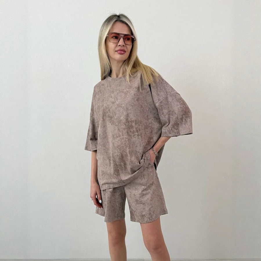 Damen elegantes Freizeit-Set aus locker sitzendem T-Shirt und kurzen Pants EB