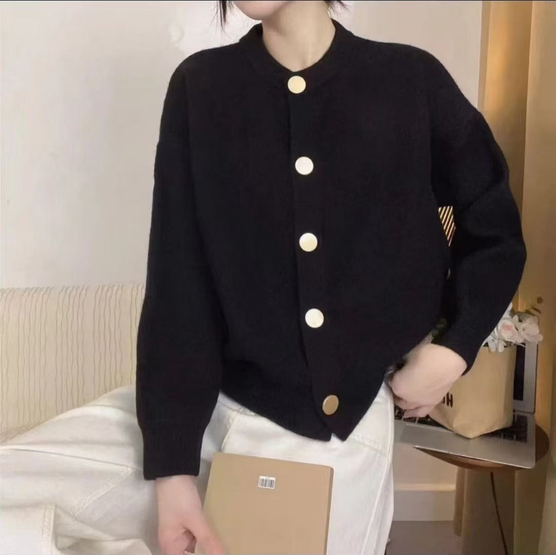 Damen Kuschelige Strickjacke mit großen Knöpfen und elegantem Design EB