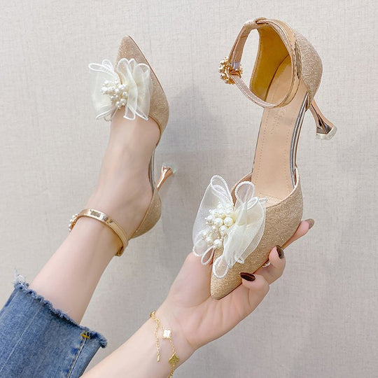 Damen elegante Pumps mit zierlichem Blumenschmuck EB