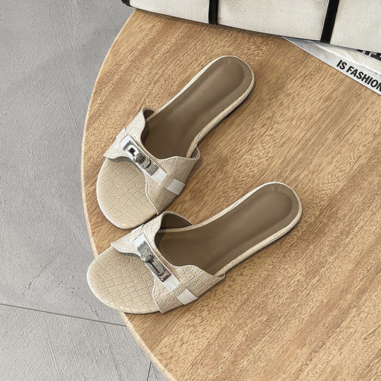 Damen Komfortable Slides mit elegantem Kettendetail EB