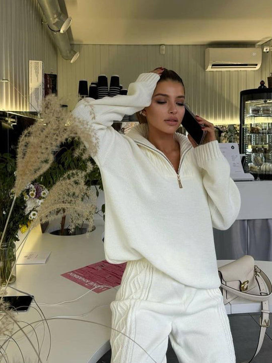 Damen Strick-Relax-Set mit halbem Reißverschluss, Oversize-Pullover und hochtaillierter Zopfmuster-Hose Eichborn Berlin