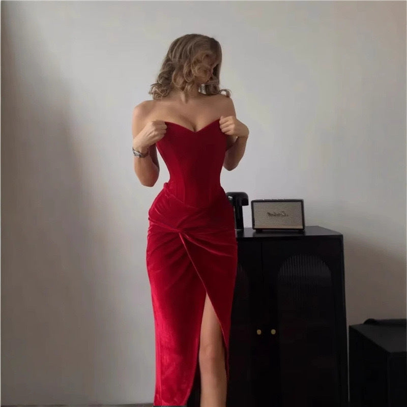 Damen Abendkleid mit sanften Rüschendetails und figurformender Silhouette EB