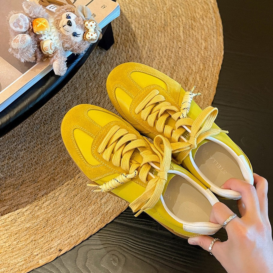 Damen Sportliche Sneakers mit atmungsaktivem Obermaterial und stylischen Schnürdetails EB