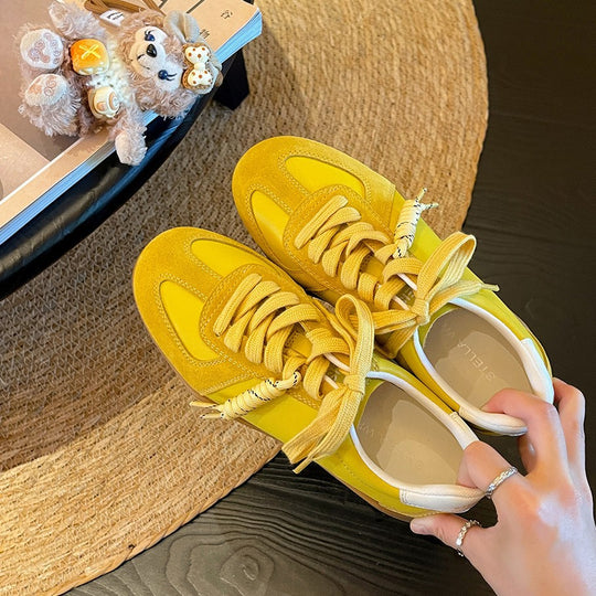 Damen Sportliche Sneakers mit atmungsaktivem Obermaterial und stylischen Schnürdetails EB
