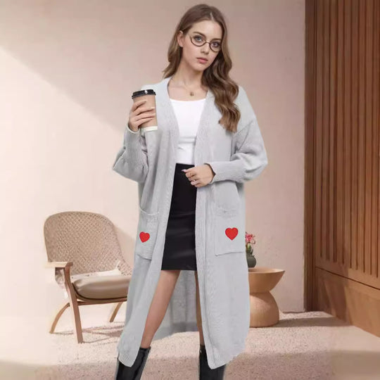 Damen Strickjacke mit Herzapplikationen und lockerer Passform EB