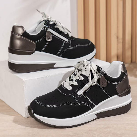 Damen sportive Plateau-Wedgesneaker mit seitlichem Zipper, perforiertem Nubuklook und dämpfender EVA-Sohle EB