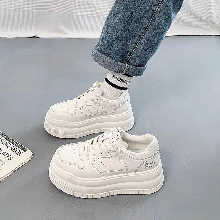 Damen Trendige Plateau-Sneaker mit atmungsaktivem Obermaterial und robustem Sohlenprofil EB