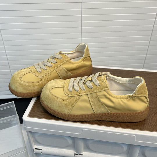 Damen Sportliche Sneakers mit elegantem Satin-Obermaterial EB