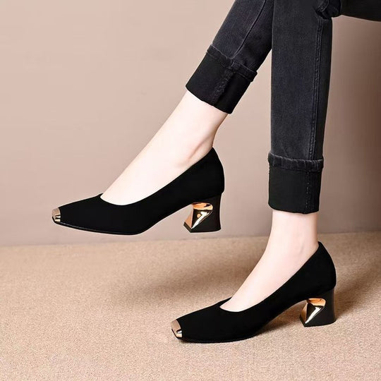Damen elegante Pumps mit modischem Metall-Highlight und komfortablem Absatz EB