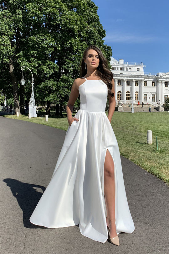 Damen Abendkleid mit raffiniertem Beinschlitz und schmalen Trägern EB
