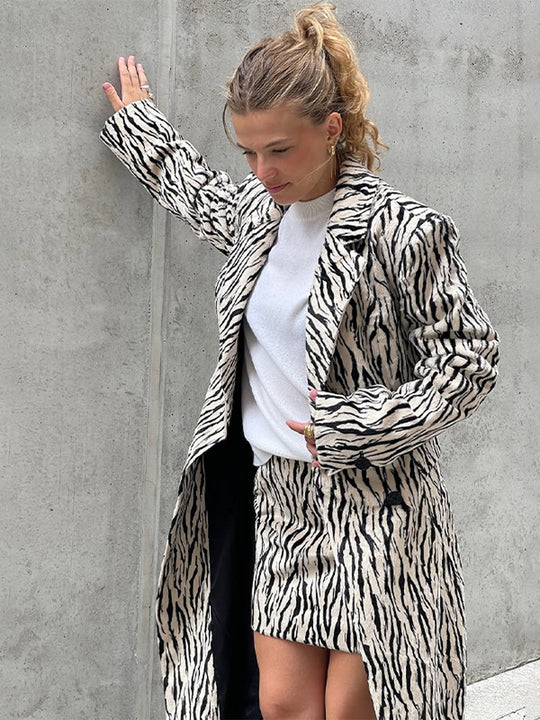 Damen modischer Langmantel mit animalischem Print EB