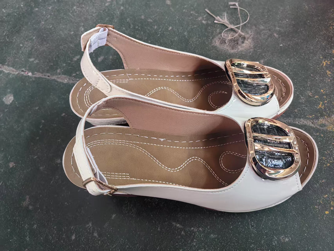 Damen Slingback-Pantoletten mit stilvollem Metallic-Detail und komfortablem Absatz EB