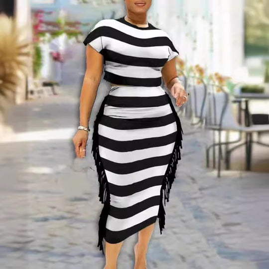 Damen modisches Maxi-Kleid mit Streifenmuster und Fransen EB