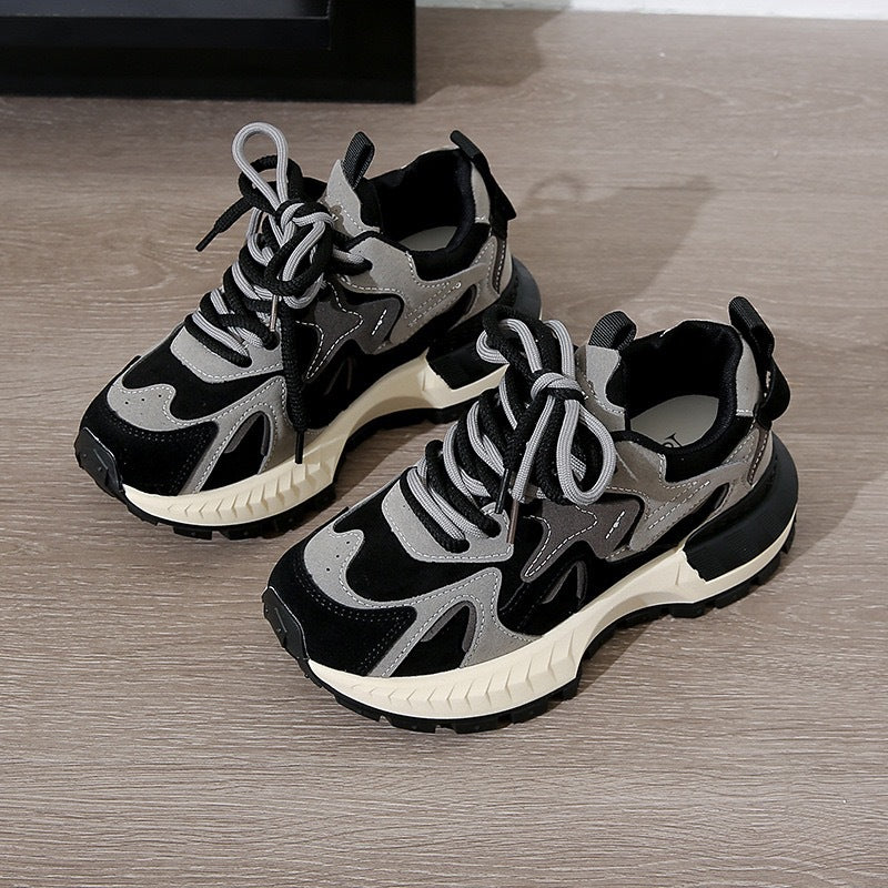 Damen Sportliche Sneakers mit trendigem Design von EB