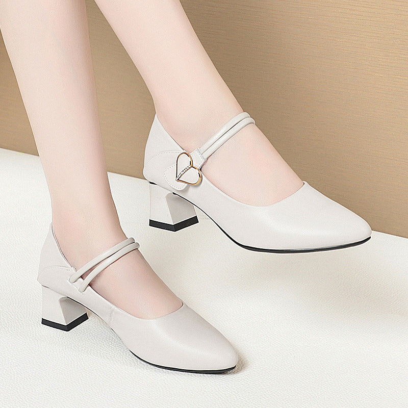 Damen Mary Jane Pumps mit modischem Riemen und elegantem Herzdetail EB