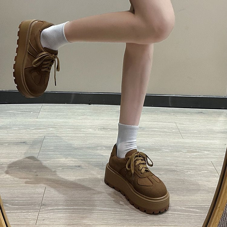 Damen modische Platform Sneakers mit robustem Sohlenprofil und klassischem Design EB