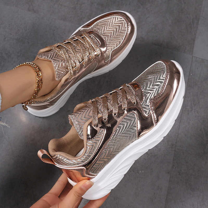 Damen nan glamouröser auffälliger Sneaker mit Glitzerpaneelen jacquardgewebtem Obermaterial und ergonomischer Wellenlaufsohle EB