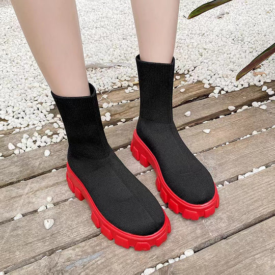 Damen  Strick-Stiefelette mit sockenähnlichem Schaft und markanter Profilsohle EB