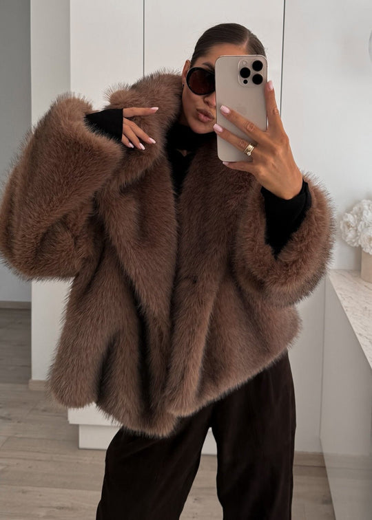 EB | Eichen-Faux-Fur-Jacke