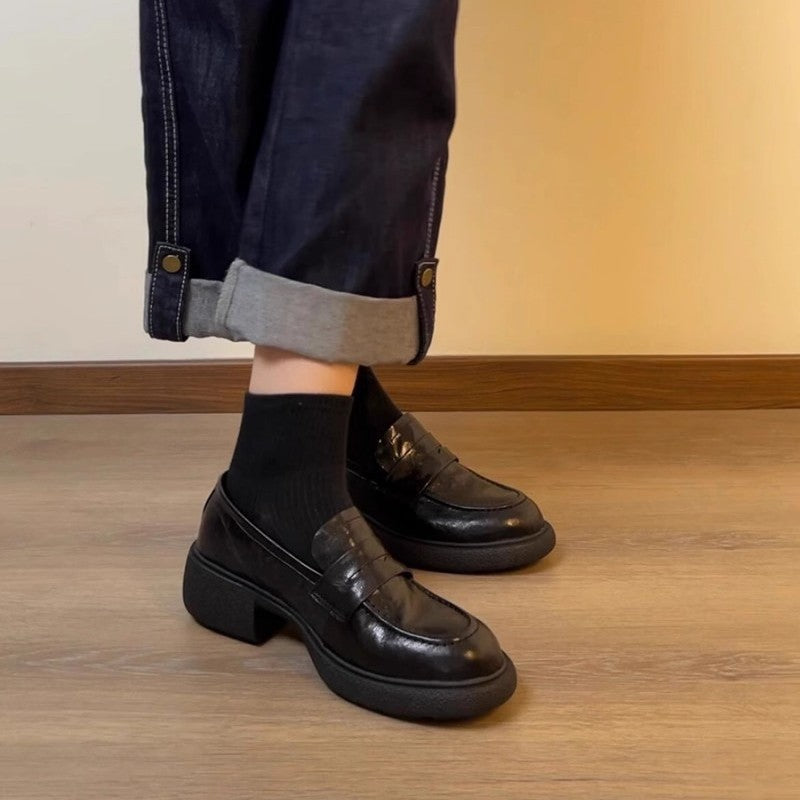 Damen modische Loafers mit robustem Blockabsatz und glänzender Lederoberfläche EB