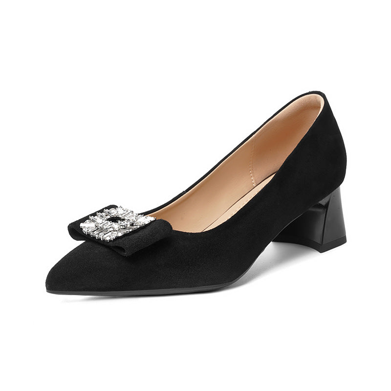 Damen elegante Pumps mit luxuriösem Schmuckdetail und komfortablem Blockabsatz EB