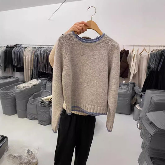 Damen Modischer Pullover mit strukturiertem Saum und kontrastierenden Ärmeln EB