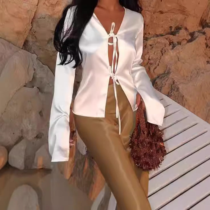 Damen Satin-Bluse mit tiefem V-Ausschnitt und Bindebändern EB